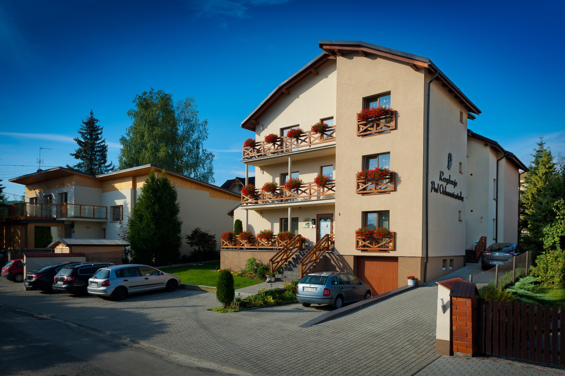 Rezydencja Pod Ochorowiczówką B&B w Wiśle Centrum — zabytkowy pensjonat, widok z zewnątrz